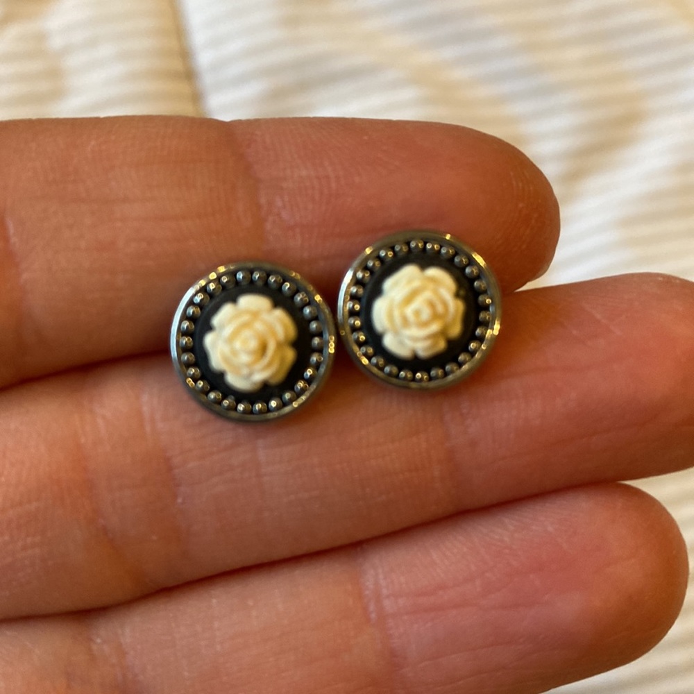 Earring Lot - Picture 3 of 7
